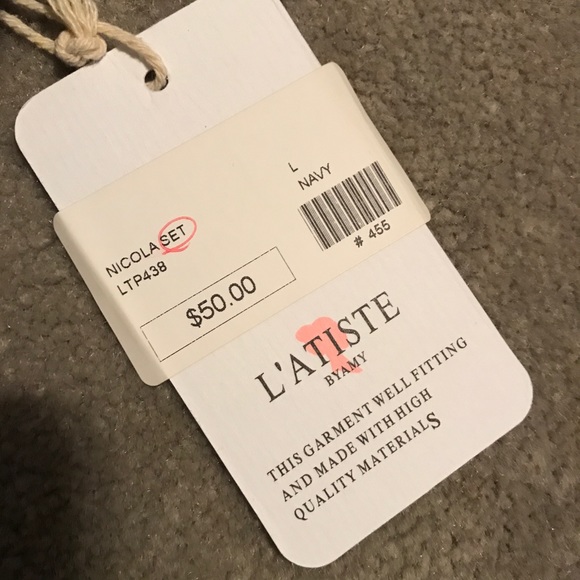 Two piece set - Picture 2 of 2